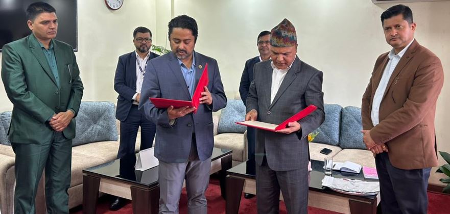 कामना सेवा विकास बैंकका अध्यक्ष सुदिप आचार्यले लिए सपथ